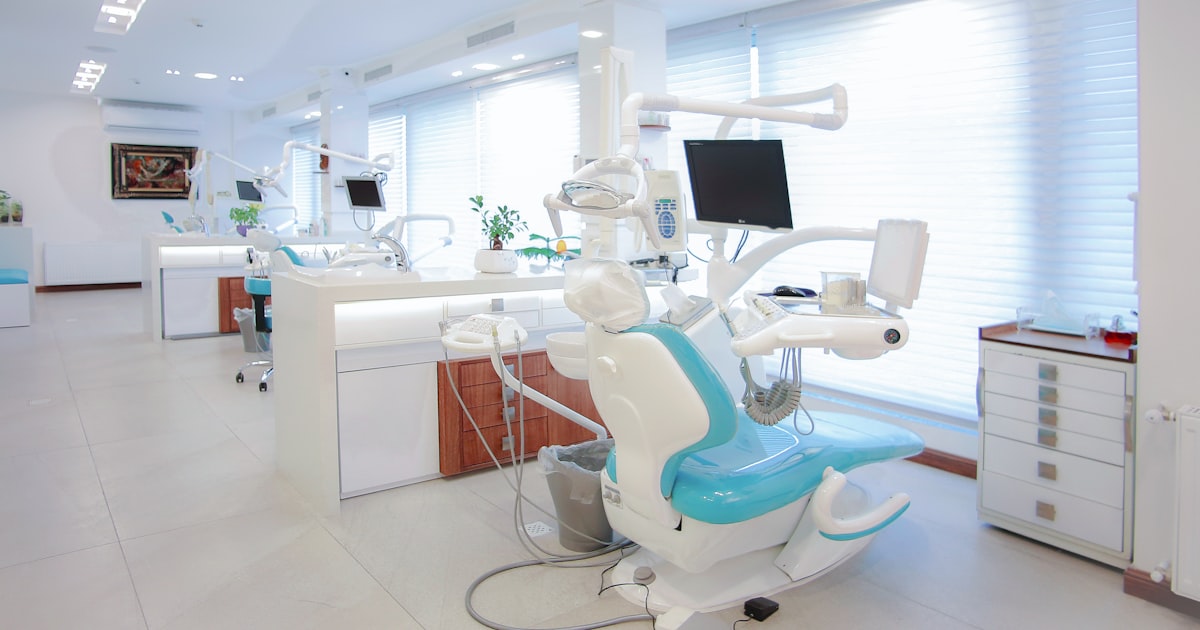 Implante Dentário: Guia Completo de Tipos, Preços e Procedimento