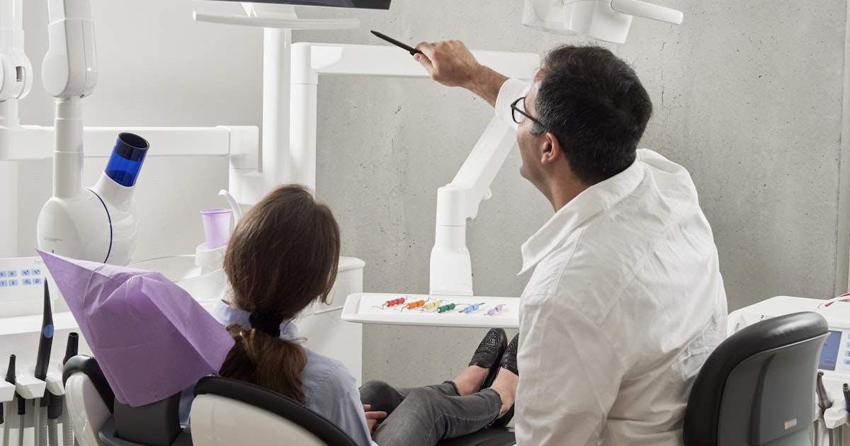 Implante Dentário para Idosos: Pode Fazer? Riscos e Cuidados